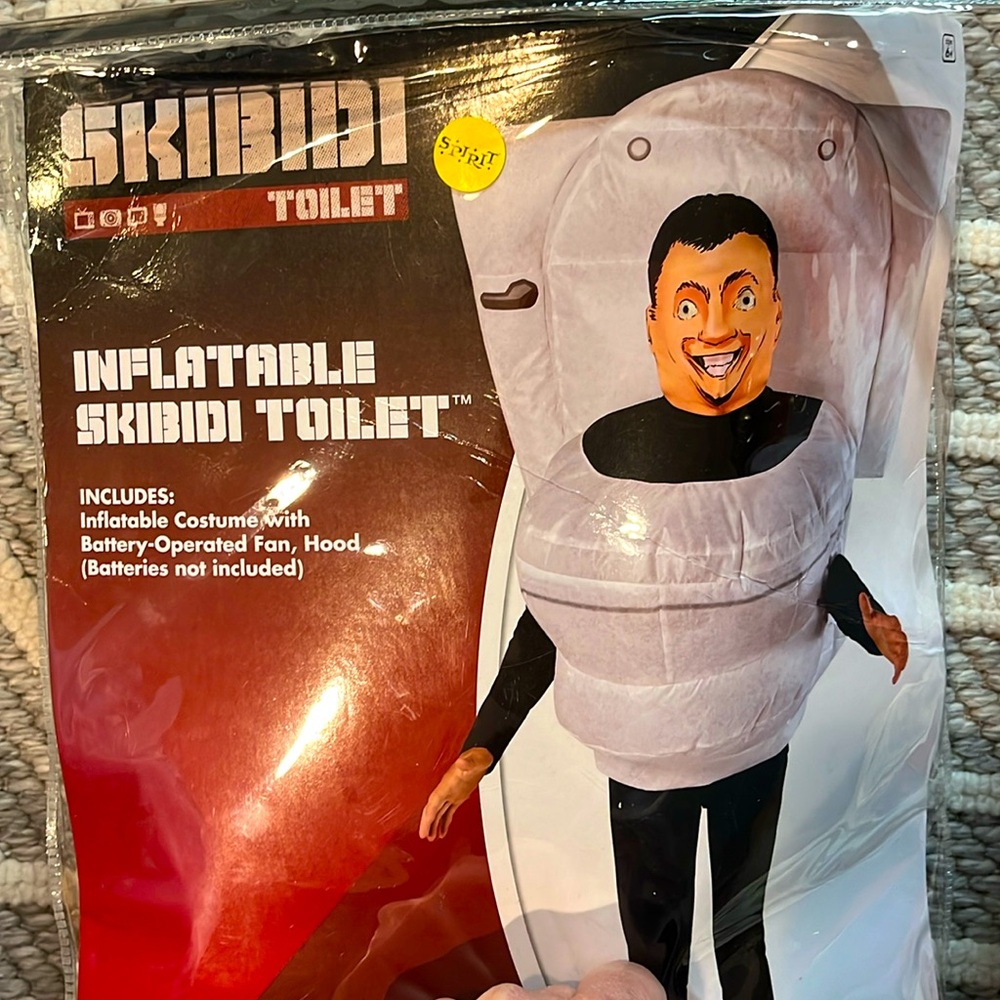 SKIBIDI TOILET Halloween costume never worn